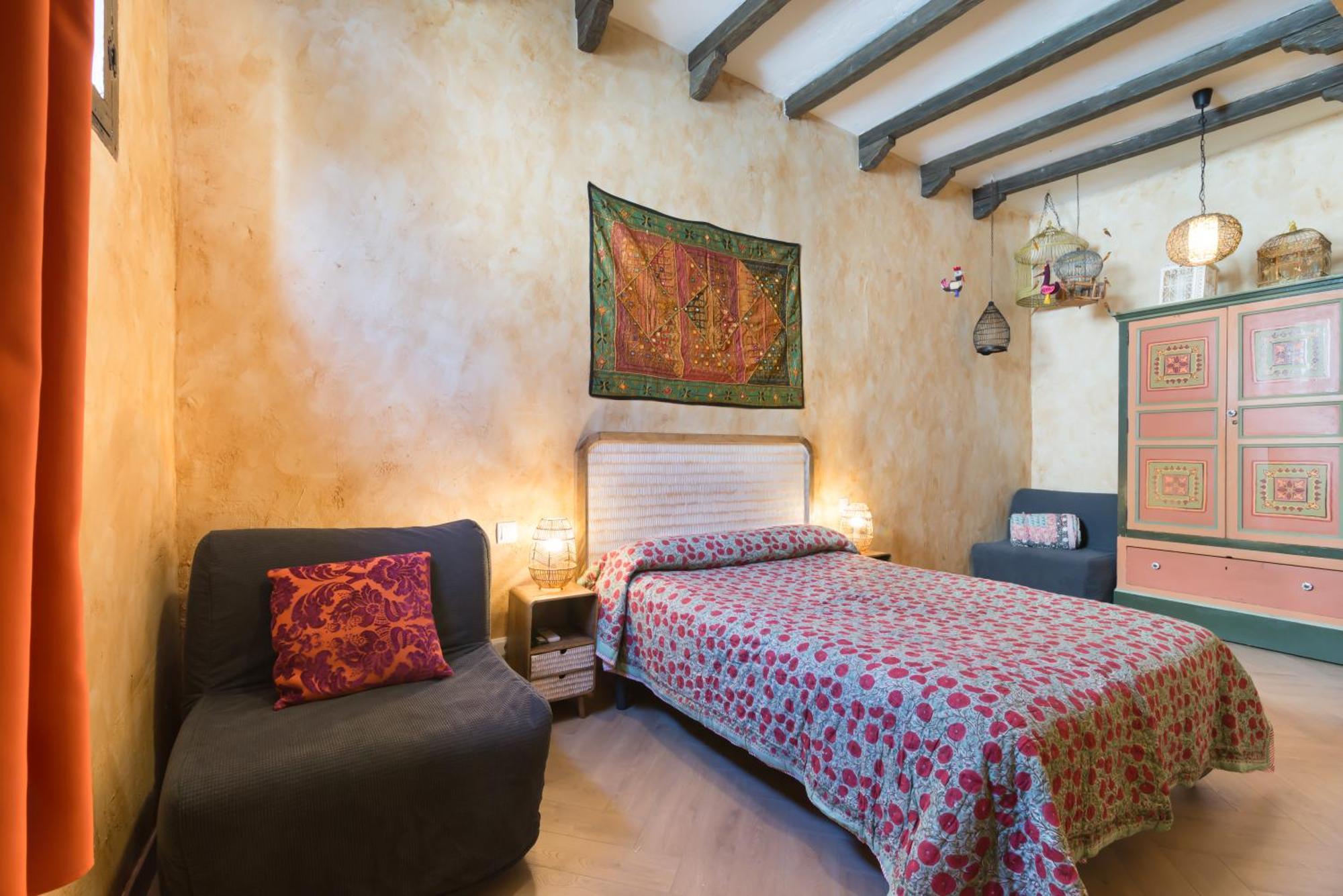 Hostal Artistic B&B Мадрид Экстерьер фото
